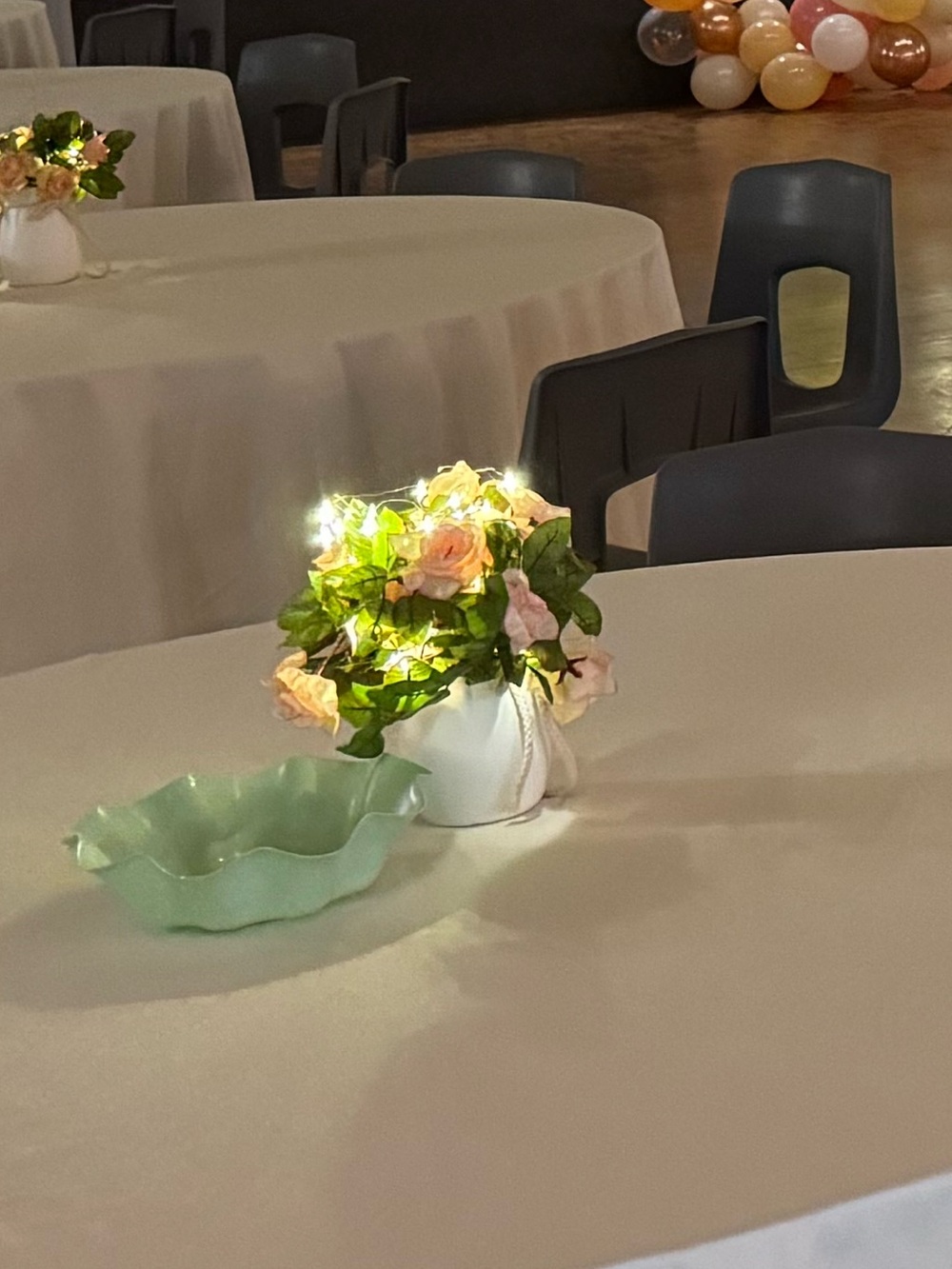 16 Wedding stag and doe party plastic vase centrepiece led roses peach
